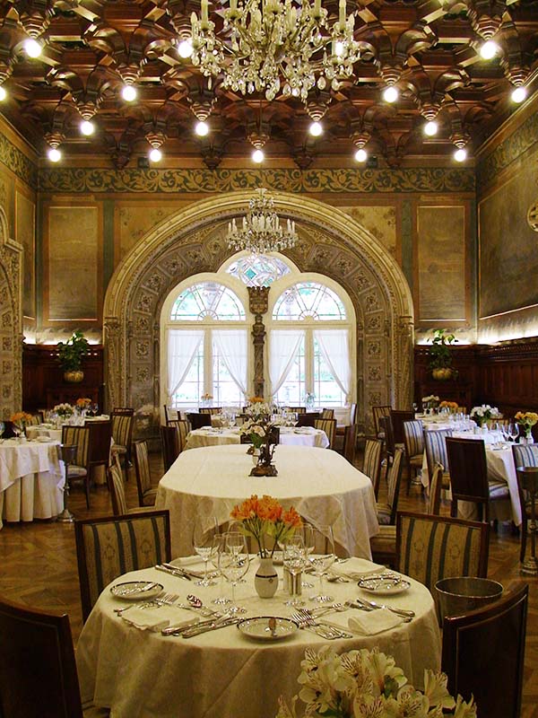 Portugal. Bussaco Palace Hotel. Spisesalen. Foto