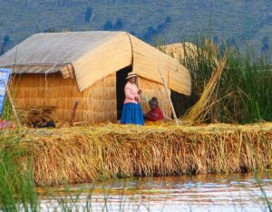 Peru. Titicaca. Flyttende Uros-øyene. Foto