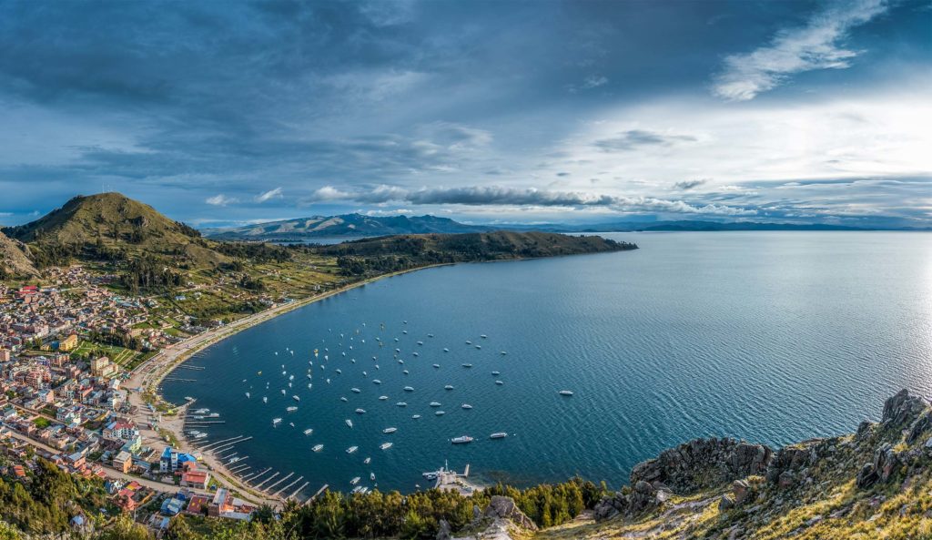 Bolivia. Byen Copacabana ved Titicaca-sjøen. Foto