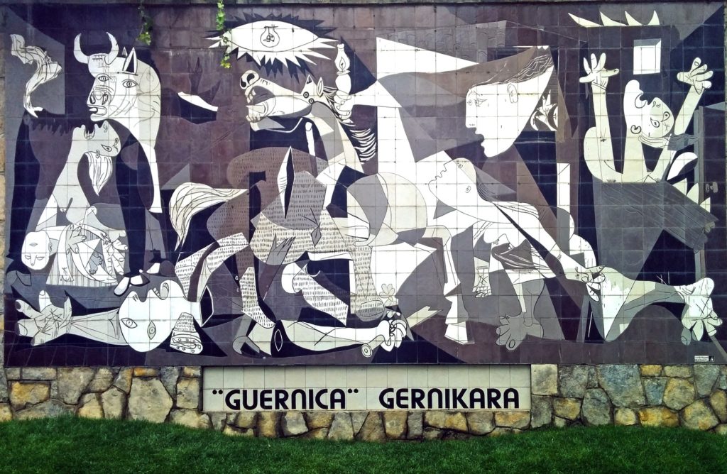 Guernica. Flisepanel med Picassos "Guernica". Foto