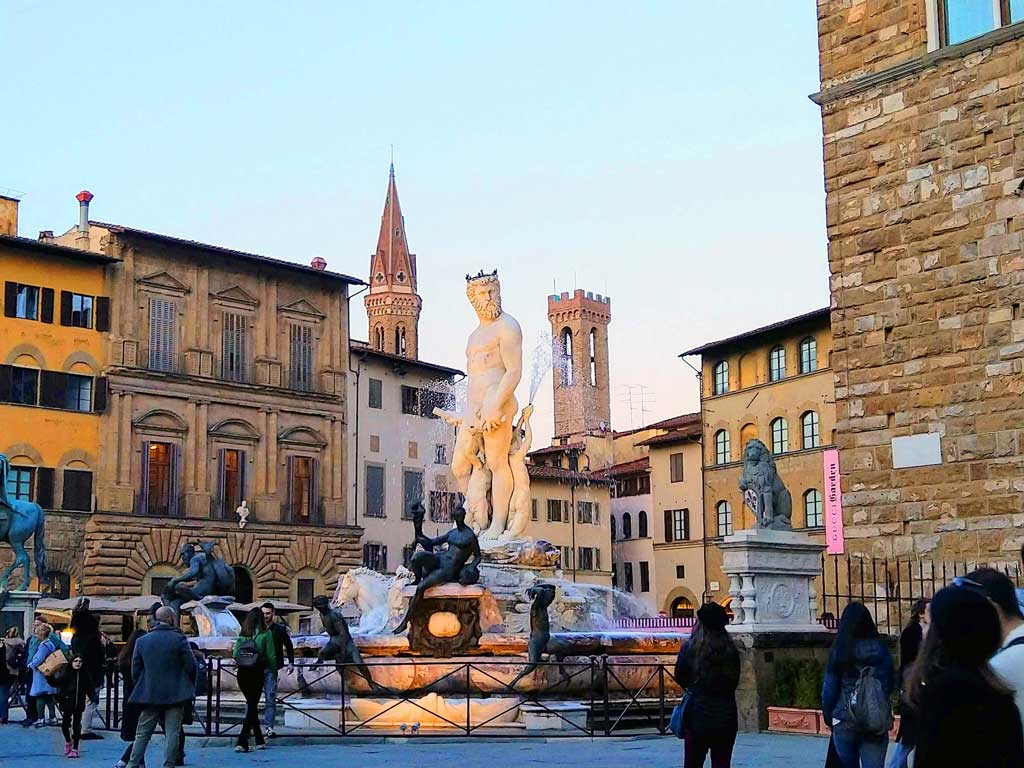 Italia. Firenze. Neptun-fontene. Piazza della Signoria. Foto
