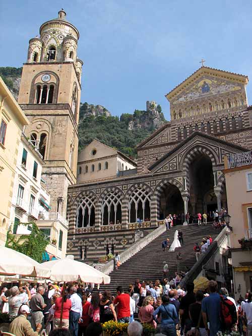 Italia. Amalfi. kirken. (foto)