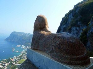 Italia. Capri. Sfinks i Villa San Michele. Foto