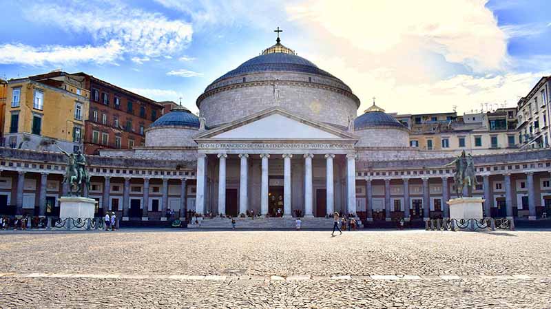 Italia, Napoli. Basilika San Francesco di Paola (foto)