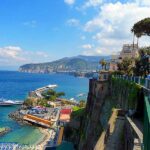 Italia. Sorrento, utsikt mot havn (foto)