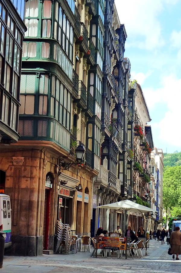 Spania. Bilbao. En gate i gamlebyen.