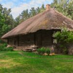 Latvia. Et tradisjonelt hus i det latviske Folkemuseet. Foto