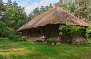 Latvia. Et tradisjonelt hus i det latviske Folkemuseet. Foto