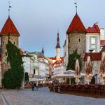 Estland. Tallinn. Porten til gamlebyen, Viru gate. Foto