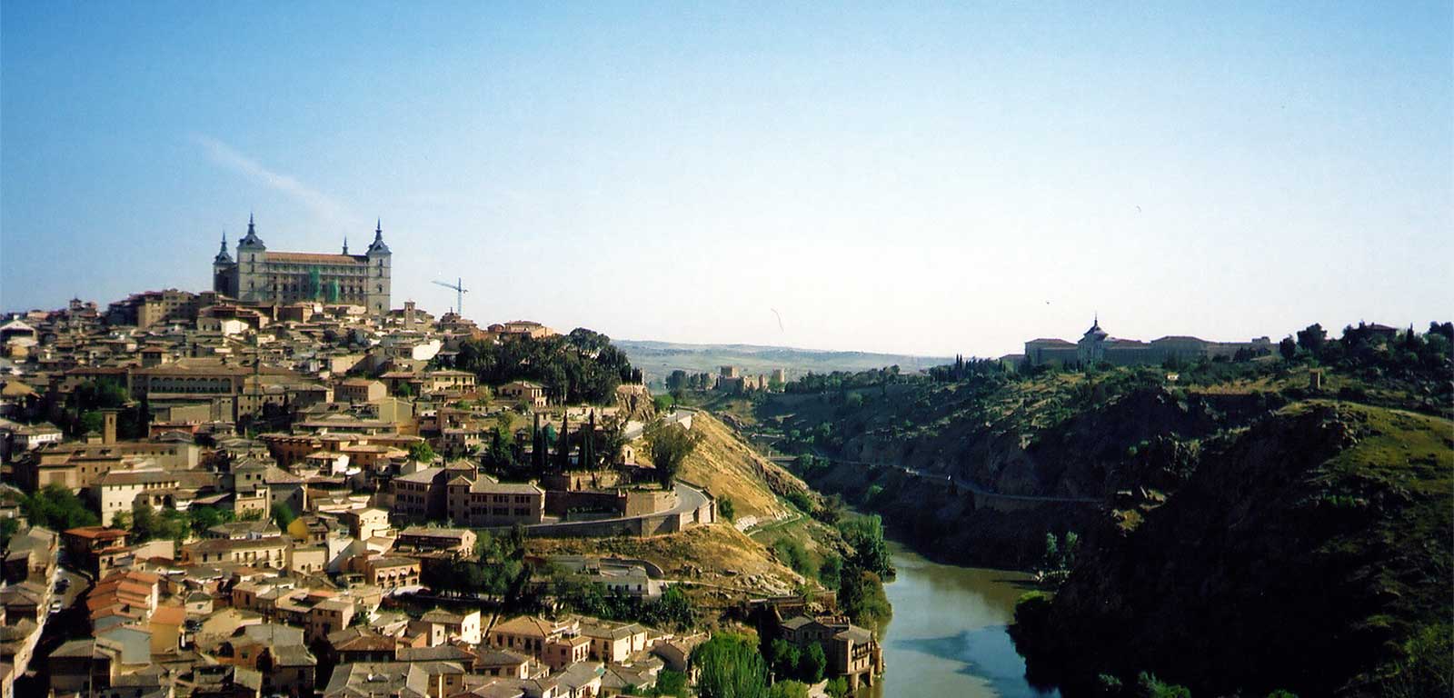 Spania. Toledo. Panoramautsikt mot Tajo og Toledo. Foto