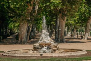 Spania. Aranjuez. Fontene i parken.