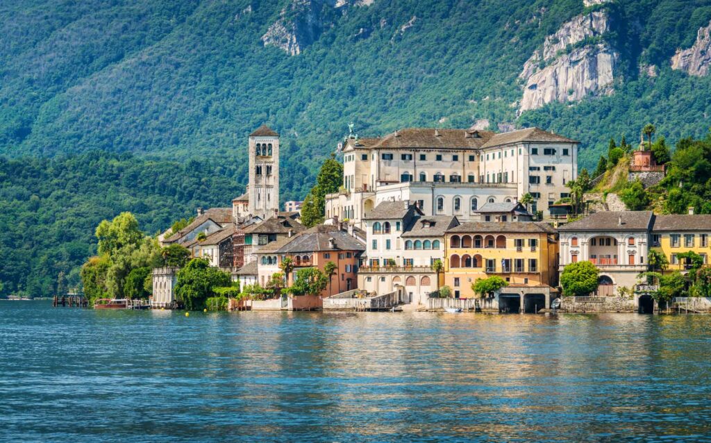 Nord-Italia. Lago de Orta. Isloa San Giulio.