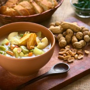 Bolivia. Tradisjonell peanøttsuppe. Foto