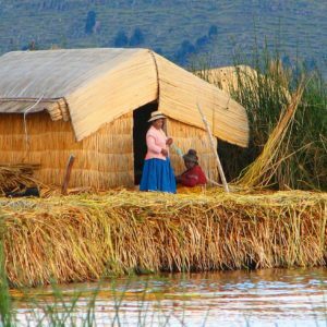 Peru. Titicaca. Flyttende Uros-øyene. Foto