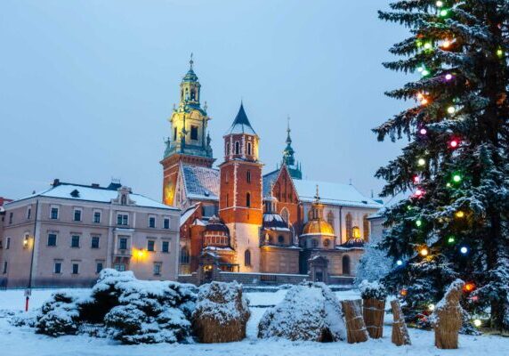 Polen-Krakow-jul-slottet olen. Krakow. Wawel-slottet i juletid. Foto