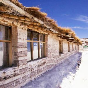 Bolivia. Salar de Uyuni. Gammelt salthotell. Foto